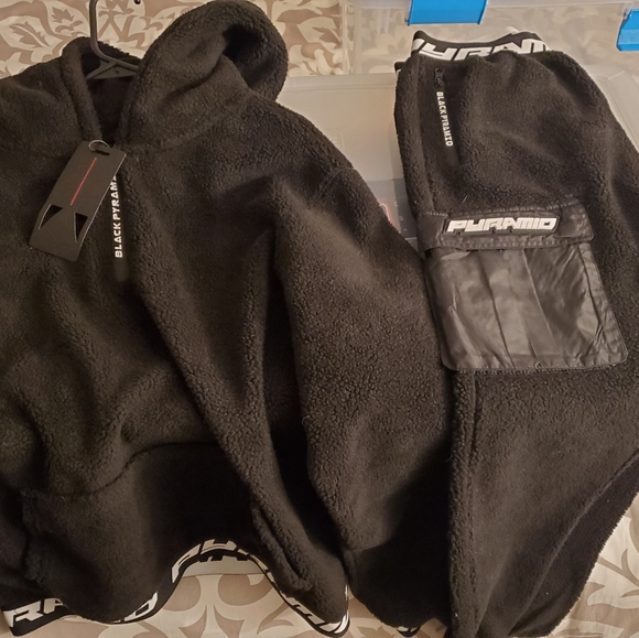 black pyramid sherpa hoodie